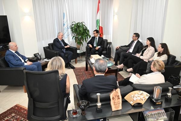 المفاوضات مع صندوق النقد تدخل مرحلة حساسة... قانون الفجوة على الطاولة
جابر يواصل مفاوضاته بدعم من سلام للإسراع في الاتفاق