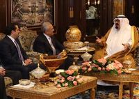 زيارة الرئيس سليمان للسعودية تفتح بابا نحو الخليج بعد فتور ...
بيان بعبدا هو الاساس ومساعدة سعودية للبنان لاستقباله اللاجئين السوريين ...
الشيخ نعيم قاسم : الزيارة عادية ولن تأتي بثمار حقيقية لكننا نشجع التواصل
