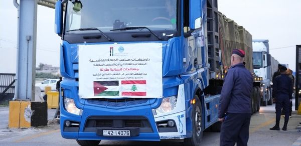 المساعدات الأردنية تتواصل.. 20 شاحنة إغاثية تصل إلى لبنان
