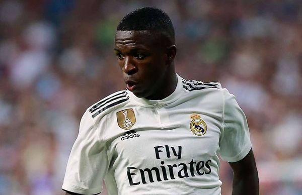 مدرّب ريال مدريد يكشف عن سبب استبعاد فينيسيوس قبل ساعات قليلة من اللعب