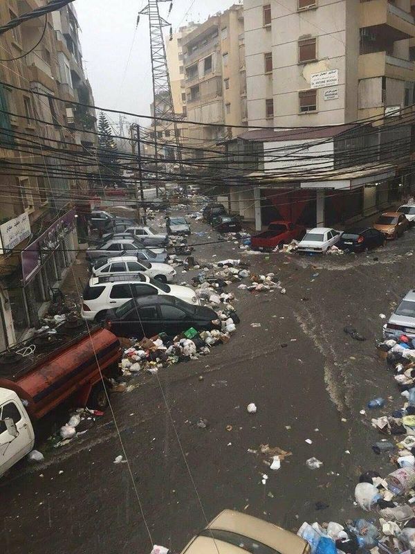 بالفيديو  البوشرية تغرق.. بالنفايات
