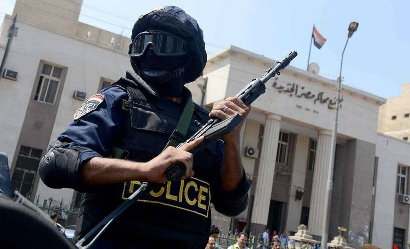 مصر: ضبط عصابة انتحلت صفة قضاة للاحتيال على المواطنين