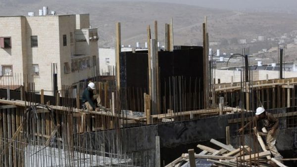 إذاعة: كيري سيطالب إسرائيل بتجميد النشاط الاستيطاني خارج التكتلات الكبيرة