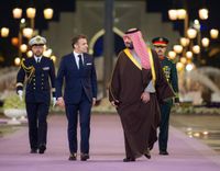 بن سلمان يعتذر لماكرون عن عدم حضور قمة مجموعة السبع