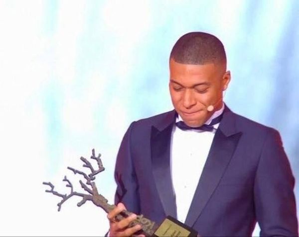 رسميا جوهرة فرنسا الجديدة افضل لاعب صاعد في 2018