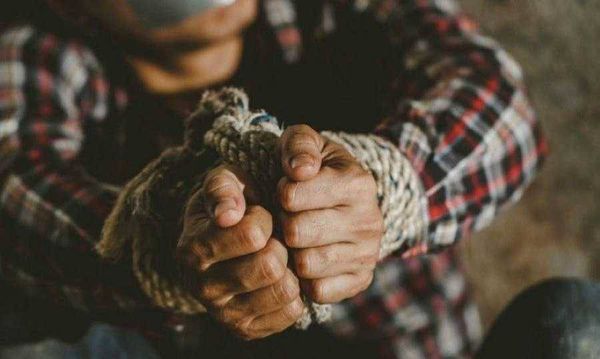 قصة عمليّة خطف مهندس من أمام منزله في عالية