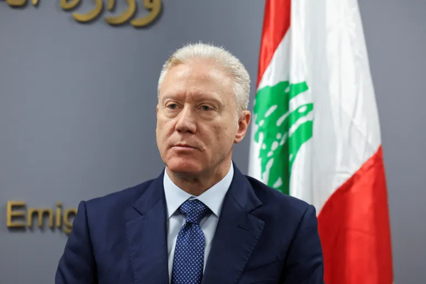 رجي يتابع حادث باص الحجاج قرب الحدود الأردنية ويوجه بالتحقق من وجود لبنانيين