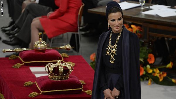 الشيخة موزة المسند والدة أمير قطر وزوجة الأمير"الوالد"