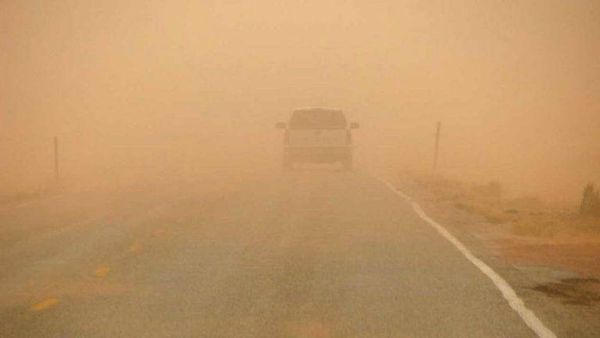 حادث مروع.. تصادم 17 مركبة في السعودية بسبب الغبار (فيديو)