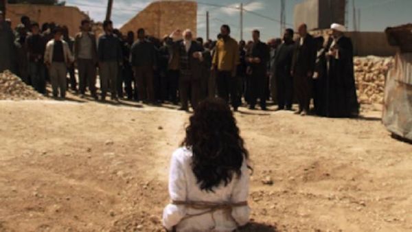 "داعش" يرجم امرأة و20 شابا حتى الموت