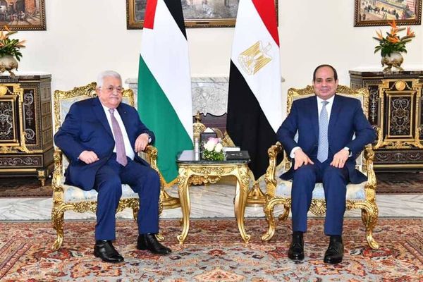 عباس يتوجه إلى مصر للقاء السيسي