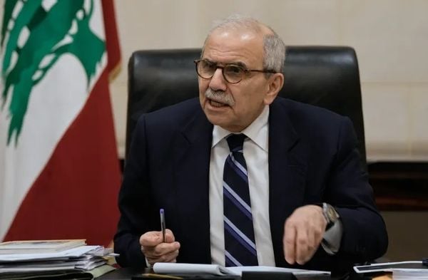 رئيس الحكومة نواف سلام في مستهل الجلسة الحكومية: الأسبوع المقبل سيشهد جلسات متتالية لعرض ومناقشة الموازنة وتفرغ أساتذة اللبنانية سيعرض الخميس المقبل.