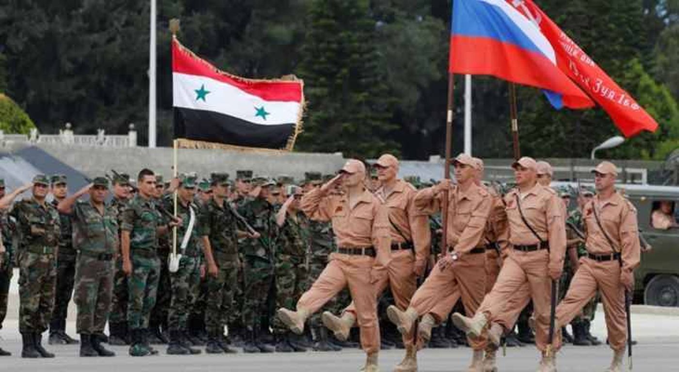 تدريبات مشتركة بين القوات الخاصة السورية والقوات الجوية الروسية في حماة