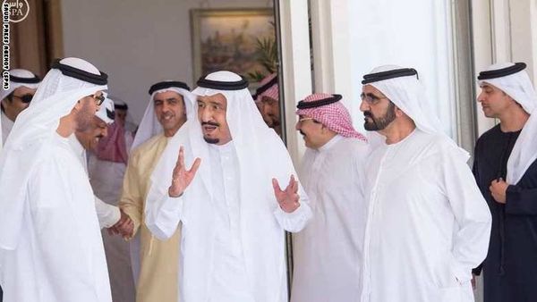بعيدًا عن بلديهما.. الملك السعودي يستقبل حاكم إمارة دبي في مدينة طنجة بالمغرب