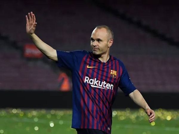 إنييستا: برشلونة لم يشتر الحكام أبداً