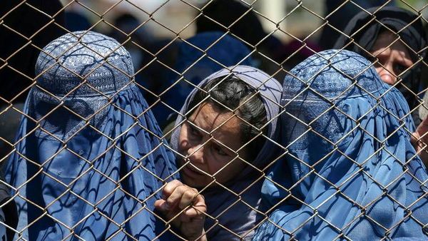 مفوضية الأمم المتحدة: معاملة "طالبان" للنساء والفتيات ستكون خطا أحمر أساسيا
