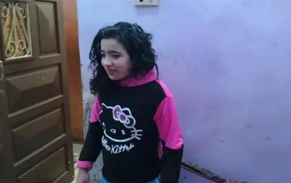 مأساة... شابة تعيش مقيّدة بسلاسل منذ 10 سنوات فما قصّتها؟
