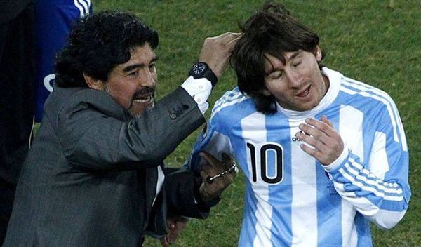 ميسي يحرج مارادونا في حفل زفافه!