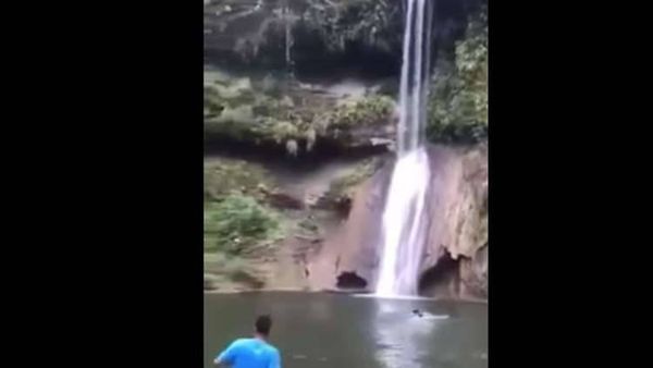 شاهد.. مصرع شخص غرقا أثناء تصوير "فيديو غنائي"