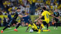 النصر يعزز صدارته لدوري روشن بثنائية أمام التعاون وسط جدل تحكيمي