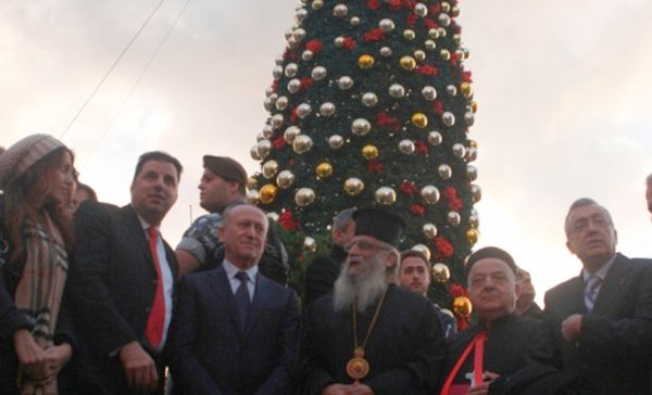 مؤتمر 14 آذار يدعو للتعايش والمصالحة ويضيء شجرة الميلاد في طرابلس ...
بري لـ«الديار» : التاريخ يعيد نفسه.. ونعيش أجواء 2007