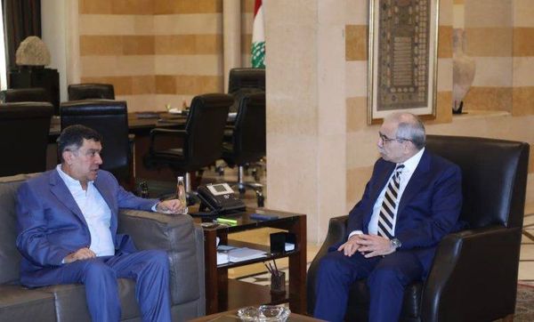 الحوت يسلّم رئيس الحكومة دعوة للاحتفال بعيد “الميدل ايست” الثمانين