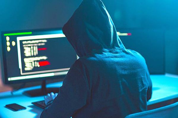 خدعة في آيفون قد تتسبب في سرقة أموالك