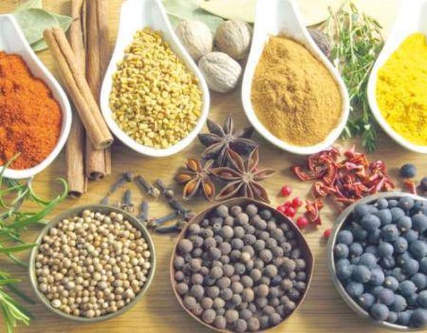 أعشاب وتوابل تحافظ على شبابك