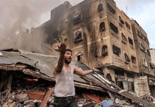 سكان فلسطين يستقبلون صواريخ المقاومة بالزغاريد
لبنان على خريطة حرب الإبادة