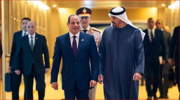 السيس بالإمارات في زياة أخوية