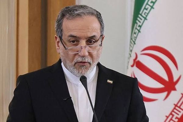 عراقجي: اسم السيد نصر الله تجاوز إطار حزب أو تيار وترسخ في ذاكرة المنطقة رمزًا للشرف والصمود والمقاومة