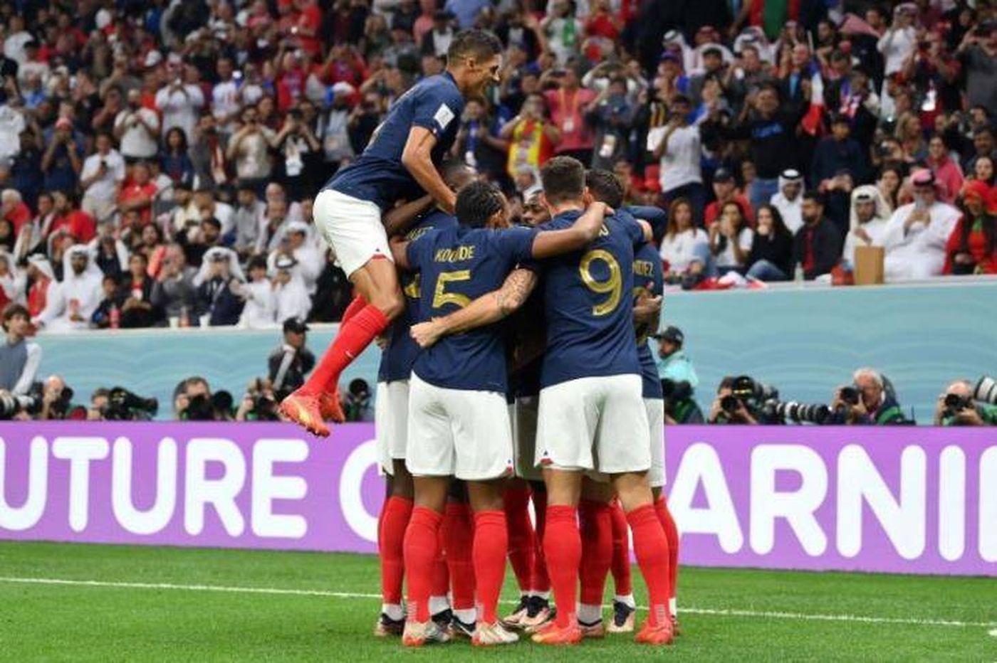 الإنفلونزا تضرب منتخب فرنسا قبل نهائي المونديال