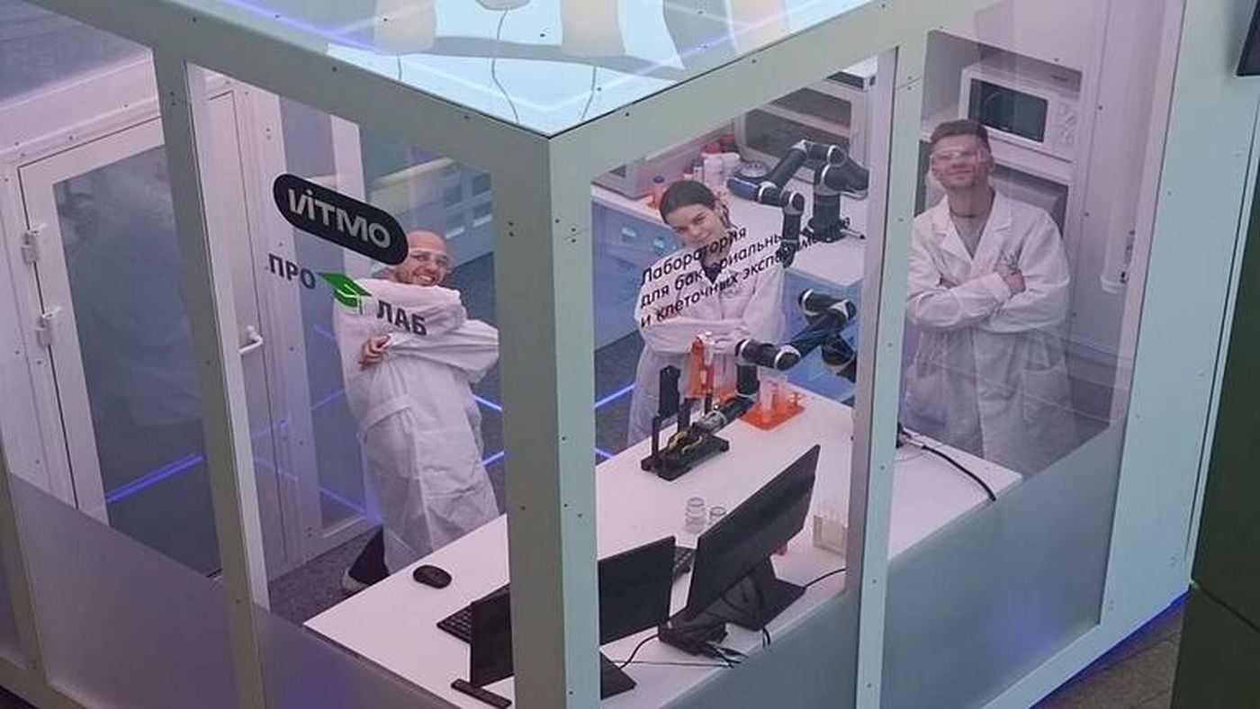العلماء الروس ينشئون مختبراً محمولاً يصنع فيه قلب اصطناعي