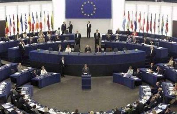 القادة الأوروبيون يقومون بمحاولة أخيرة للتوافق قبل القمة