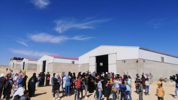 أهالي طفيل يناشدون الدولة وخاصة سعد الحريري بوقف قرار الهدم