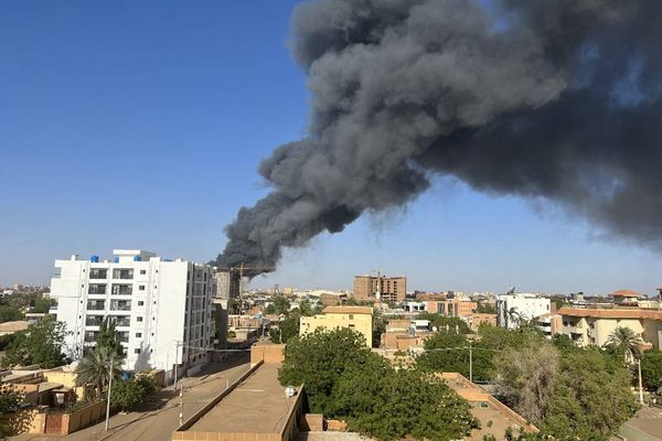 الخارجية البريطانية: لا نضمن قدرتنا على الاستمرار في إجلاء الرعايا من السودان