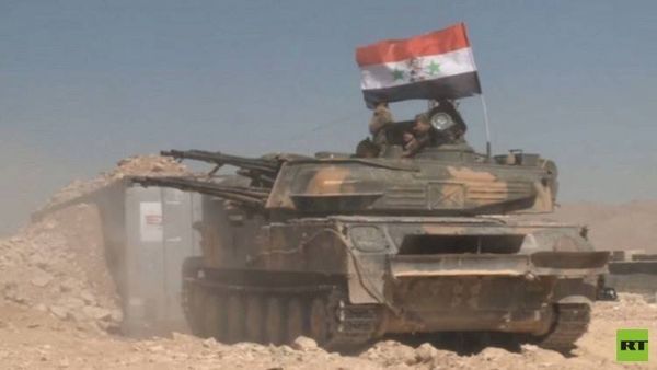 التلفزيون السوري نقلا عن مصدر عسكري ينفي أنباء سيطرة "داعش" على مطار التيفور قرب تدمر بريف حمص