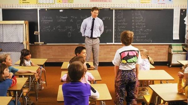 معلمو بريطانيا ينتفضون ضد مواقع التواصل.. 