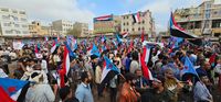 تظاهرات حاشدة في اليمن لرفض عودة رئيس مجلس القيادة الرئاسي رشاد العليمي