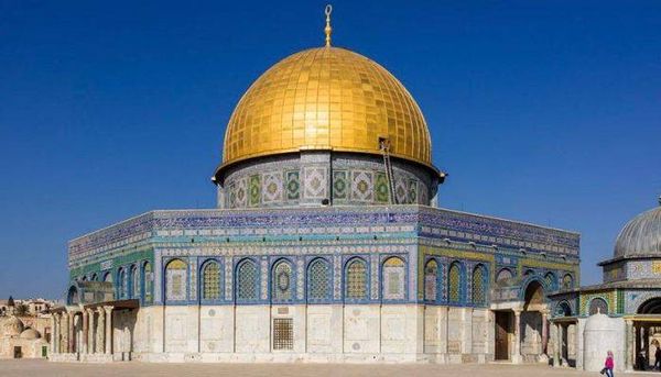 استشهاد خمسة فلسطينيين في قصف صاروخي معاد لمنزل في مخيم جنين