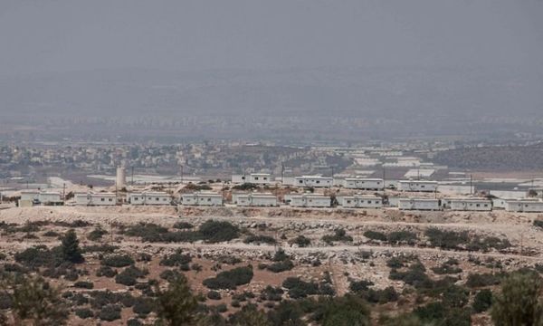 غارة إسرائيلية على جنين واعتداءات متزامنة للمستوطنين