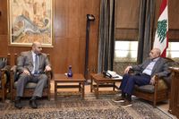 بري تابع الاوضاع الامنية والميدانية مع لاوندوس
والتقى وزير الصحة وحاكم مصرف لبنان