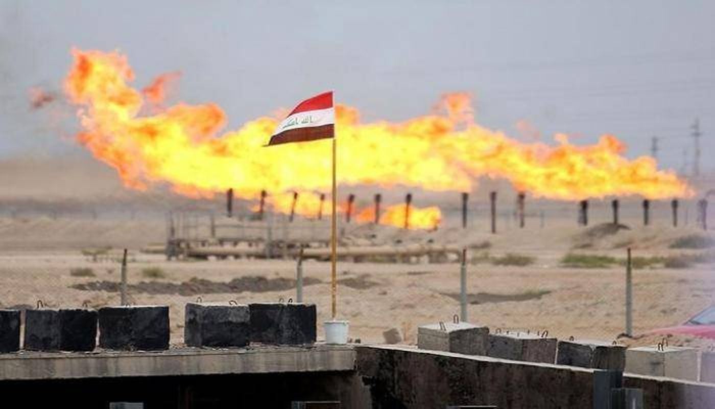 "لمساعدة البلاد خلال الأزمة".. العراق يمدد اتفاق بيع زيت الغاز للبنان