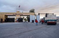 افتتاح معبر رفح يثير تحذيرات حماس وانتقادات غولان