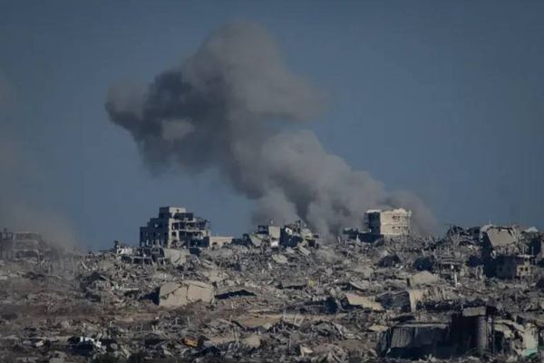 غارة إسرائيلية تستهدف مسجدا ومحطة تحلية مياه في حي الشيخ رضوان شمال مدينة غزة