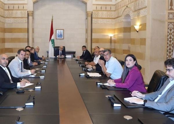 رئاسة الحكومة: سلام بحث مع وفد الأساتذة المتعاقدين تنفيذ قرار التفرّغ في الجامعة اللبنانية