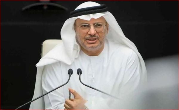 قرقاش: الإمارات تسعى لتعزيز التعاون الدفاعي والذكاء الاصطناعي مع ألمانيا