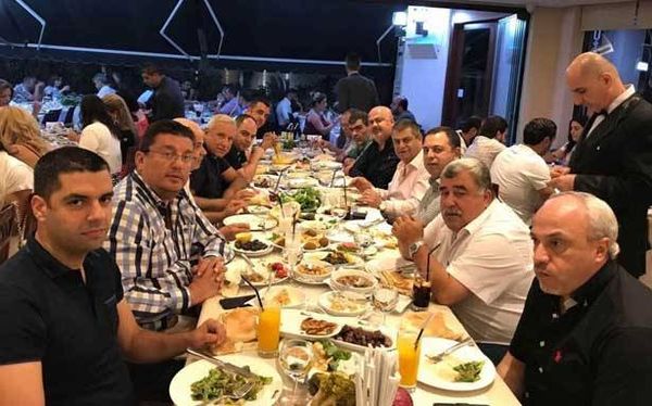 أعضاء اتحاد الطائرة لبّوا
دعوة ابي رميا الى افطار