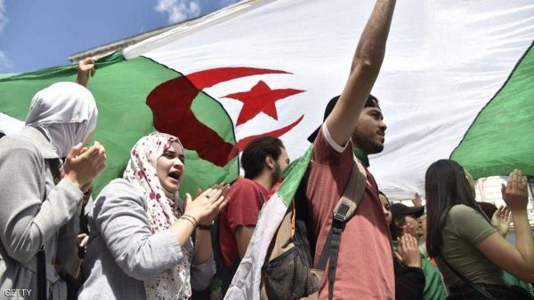الجزائر.. عقدة الانتخابات تتفاقم و"ترجيحات بالتأجيل"