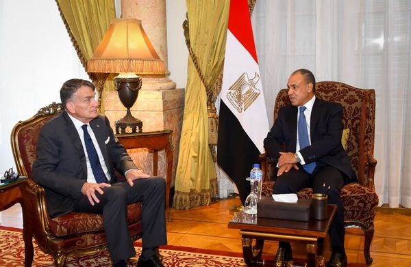 القاهرة تضع ثقلها خلف "الأونروا" وترفض مخططات التفكيك